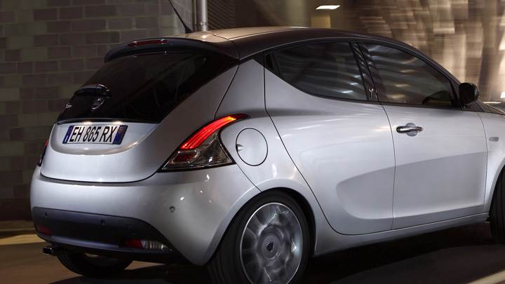 New Lancia Ypsilon Back Pose in White